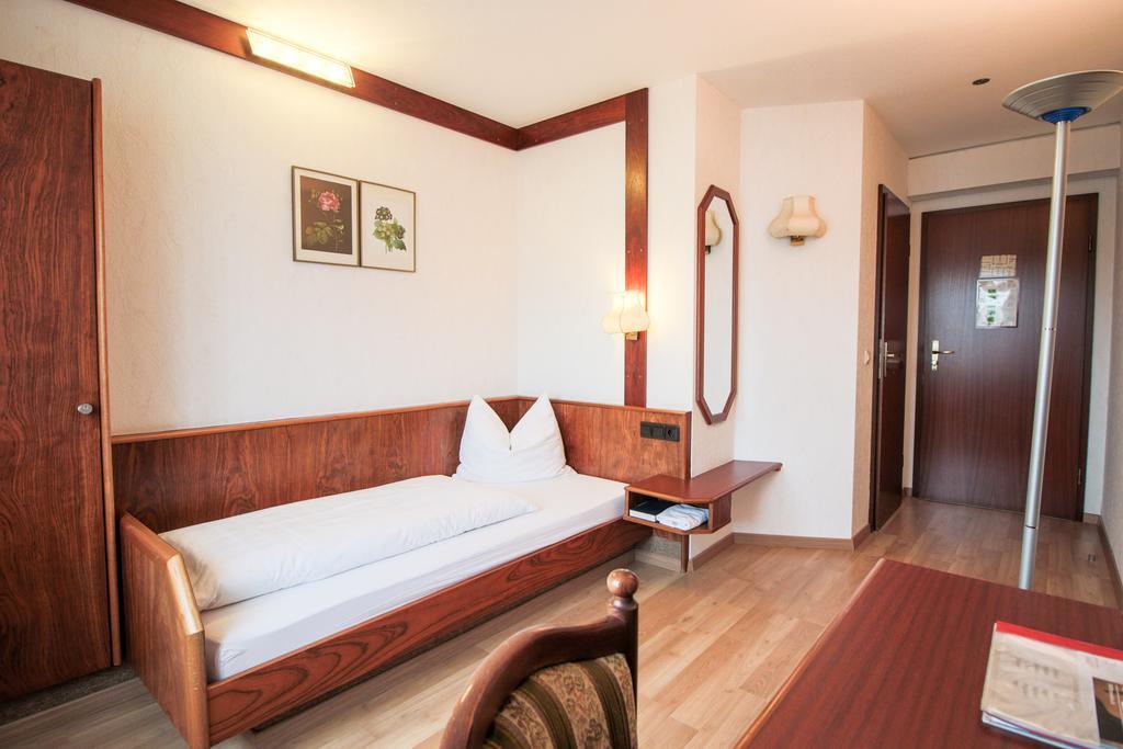 Hotel-Restaurant Lowen Süßen 客房 照片