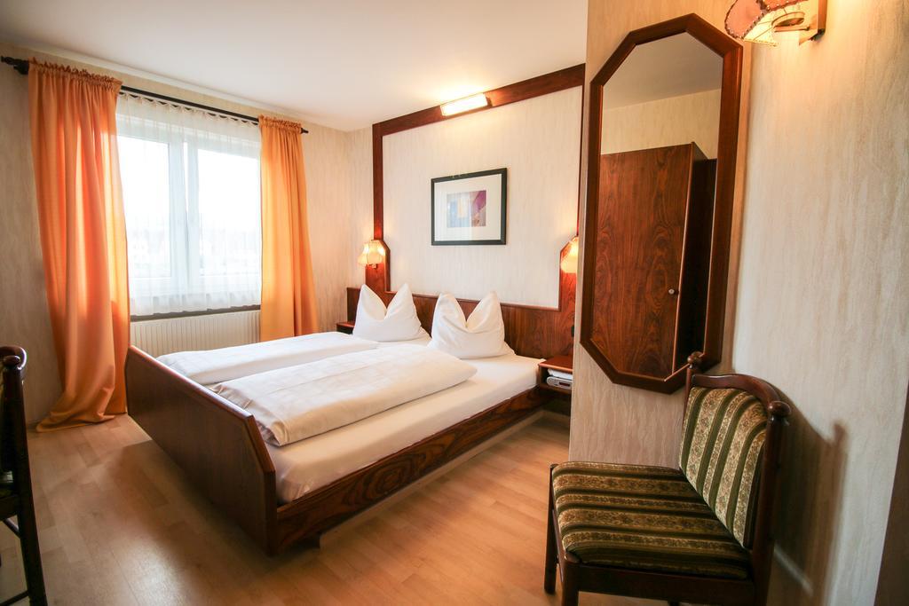 Hotel-Restaurant Lowen Süßen 客房 照片