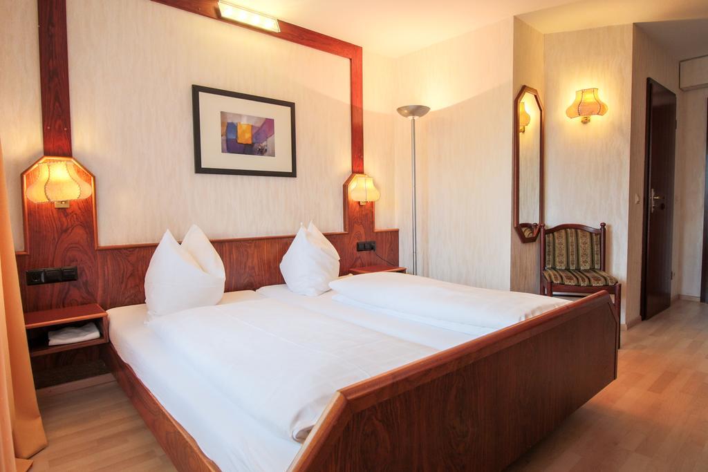 Hotel-Restaurant Lowen Süßen 客房 照片